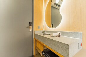 Linked Batel by Xtay