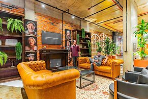 Linked Batel by Xtay