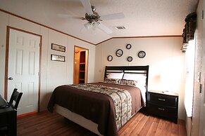 Eagle Ford Village Suites Dilley