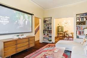 Charming Family House 3 Bdr with Balcony