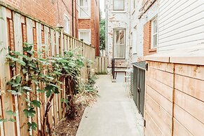 Charming Family House 3 Bdr with Balcony