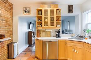 Charming Family House 3 Bdr with Balcony