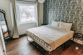 Charming Family House 3 Bdr with Balcony