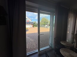 Modern House Gehrden 2