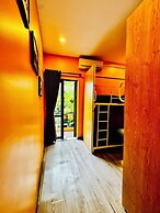 Autumn Hanoi House Bat Su