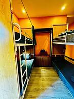 Autumn Hanoi House Bat Su