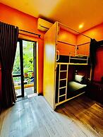 Autumn Hanoi House Bat Su