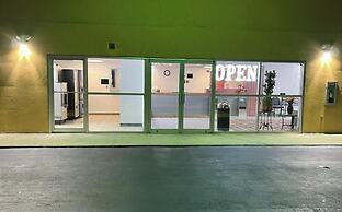 Value Stays by OYO I-64