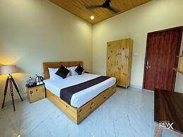 The Leisure Cave on the Ganges