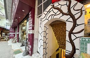 The Leisure Cave on the Ganges