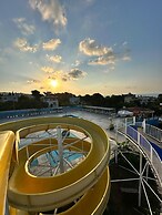 Blackstone Beach Hotel