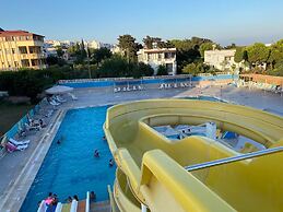 Blackstone Beach Hotel