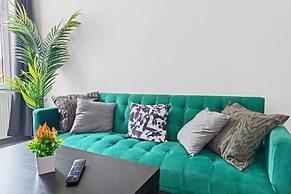 3br-sleeps8-parking-wifi-closestation