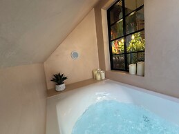 Boutique Apartments by Roy GmbH