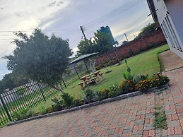 2bed-4guests-garden-nearcentre&attractions