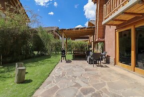 w Prestigious 3BR House in Villa Sagrado