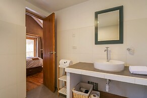 w Prestigious 3BR House in Villa Sagrado