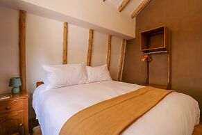 w Prestigious 3BR House in Villa Sagrado