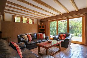 w Prestigious 3BR House in Villa Sagrado