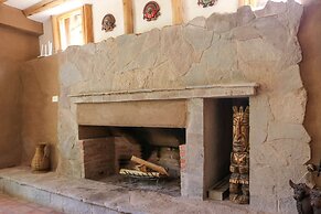 w Prestigious 3BR House in Villa Sagrado