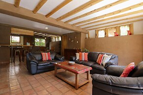 w Prestigious 3BR House in Villa Sagrado