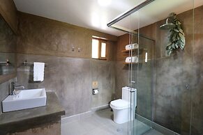 w Majestic 3BR House in Villa Sagrado