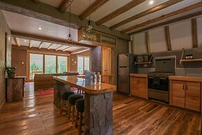 w Majestic 3BR House in Villa Sagrado