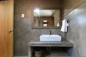 w Majestic 3BR House in Villa Sagrado