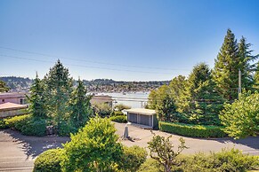 Gig Harbor Home: Large Deck, Outdoor Dining Area