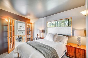 Gig Harbor Home: Large Deck, Outdoor Dining Area