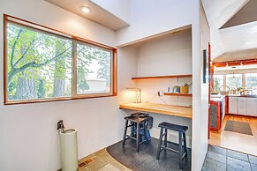 Gig Harbor Home: Large Deck, Outdoor Dining Area