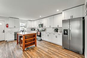 Duplex w/ Fire Pit ~ 1 Mi to MGM Springfield!