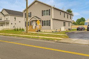 Duplex w/ Fire Pit ~ 1 Mi to MGM Springfield!