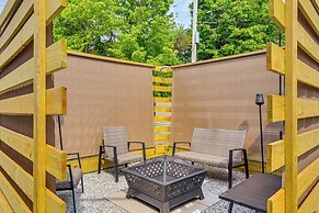 Duplex w/ Fire Pit ~ 1 Mi to MGM Springfield!