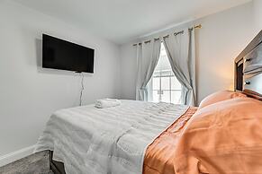 Duplex w/ Fire Pit ~ 1 Mi to MGM Springfield!