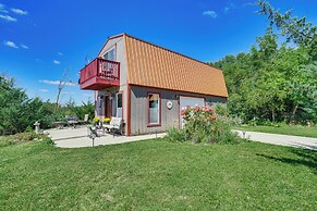 Cabin Near Cokato Lake w/ Outdoor Oasis & Views!