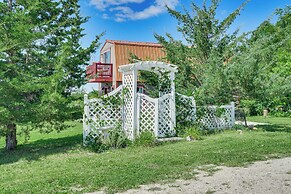 Cabin Near Cokato Lake w/ Outdoor Oasis & Views!