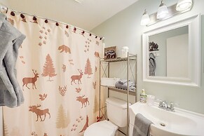 1 Mi to Ski Lifts: Sugar Mountain Condo