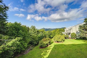 1 Mi to Ski Lifts: Sugar Mountain Condo