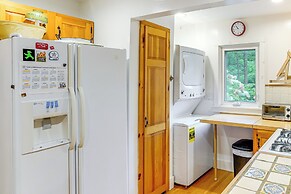 4 Mi to Skiing: Cottage w/ Fire Pit in Richmond!