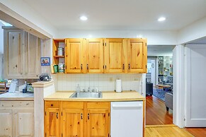 4 Mi to Skiing: Cottage w/ Fire Pit in Richmond!