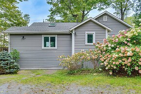 4 Mi to Skiing: Cottage w/ Fire Pit in Richmond!
