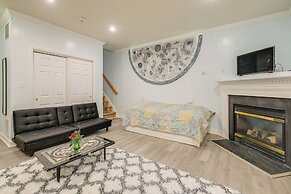 Day Trip to DC - Sterling Studio w/ Pool Access