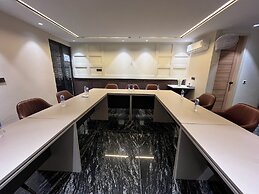 Orsom Stays Sassy Sector 53