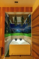 Orsom Stays Sassy Sector 53