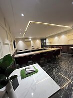 Orsom Stays Sassy Sector 53