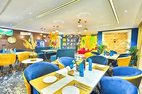 Orsom Stays Sassy Sector 53