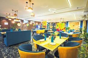 Orsom Stays Sassy Sector 53