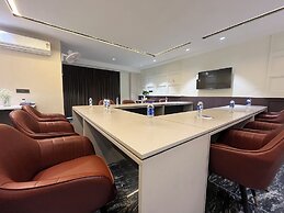 Orsom Stays Sassy Sector 53