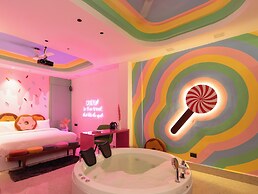 Orsom Stays Sassy Sector 53